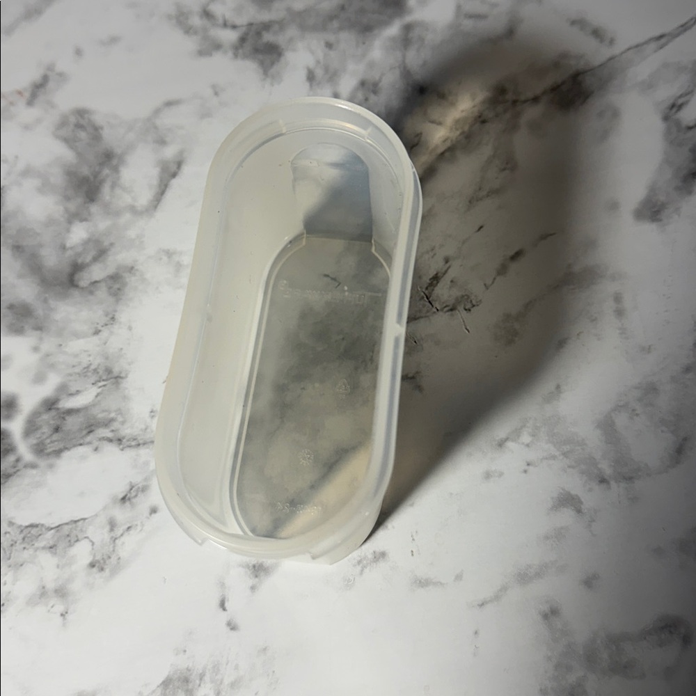 Red and Clear Food Storage Container - Picture 5 of 8